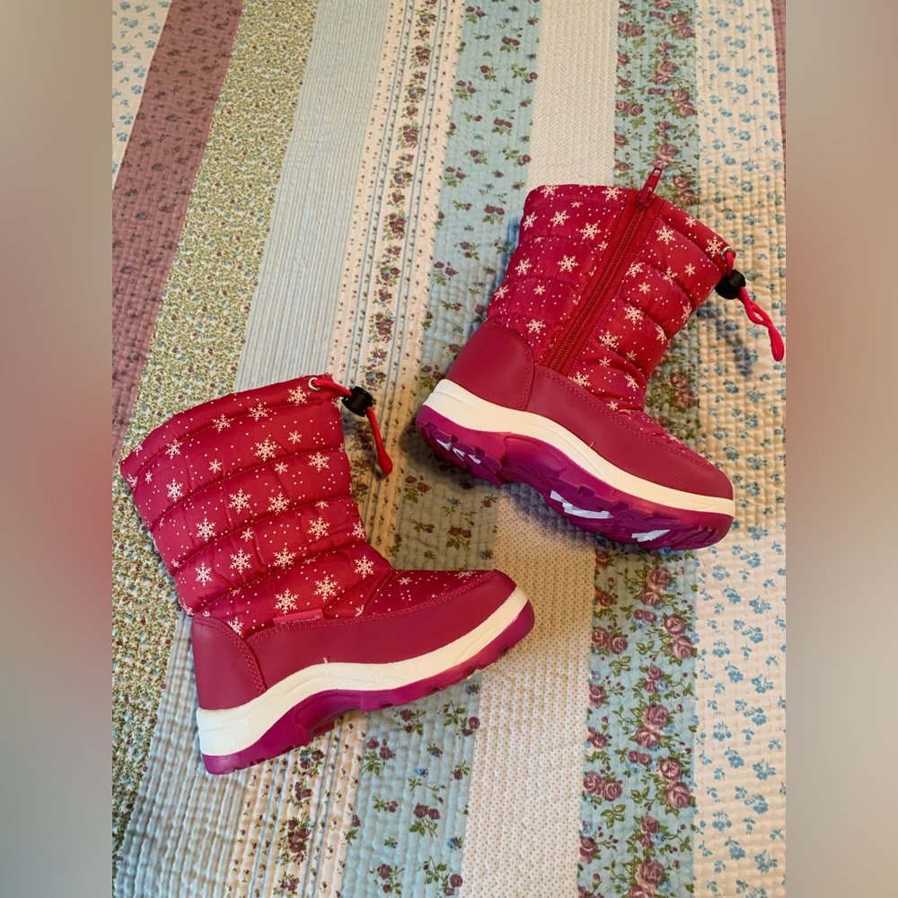 Kids Snow Boots - Hot Pink Snowflake Design - Picture 6 of 8
